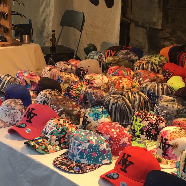 petite-aventure-casquettes-NY